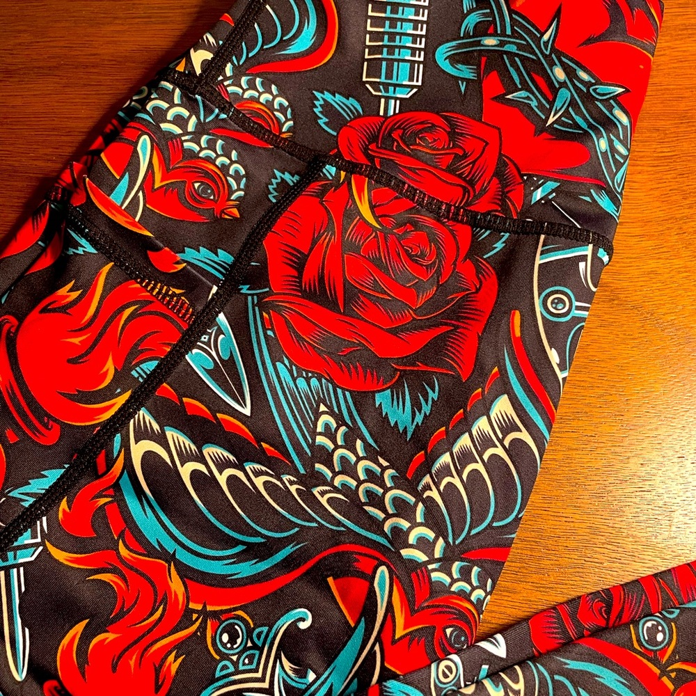 EUC XS CONSTANTLY VARIED GEAR CVG Vintage Tattoo full length leggings